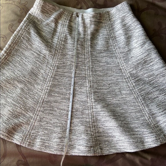 Loft A-line elastic waistband white with black skirt - Picture 2 of 3